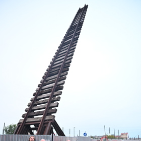 V neděli se uskutečnily demonstrace proti Filipu Turkovi. U Památníku ticha. 