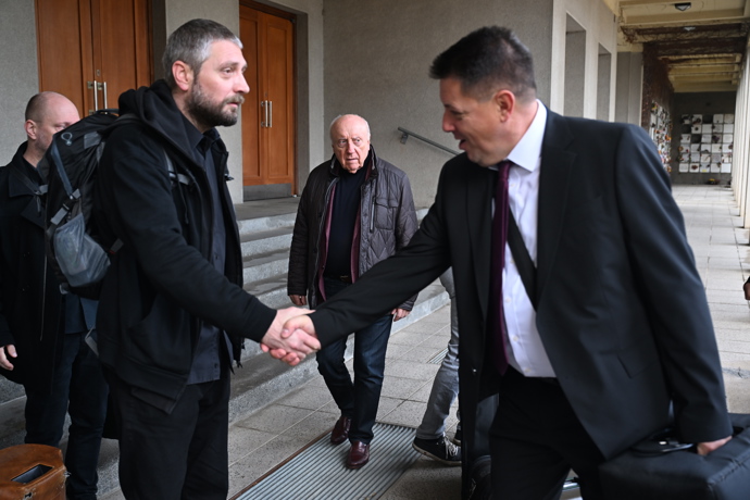 FOTO: Poslední rozloučení s hudebníkem Janem Šatrou. – stránka 96