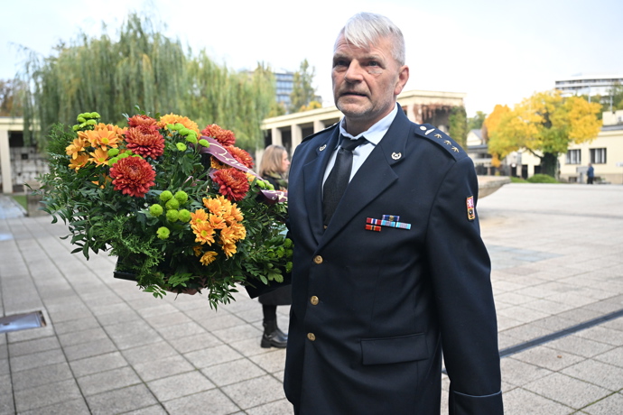 FOTO: Poslední rozloučení s hudebníkem Janem Šatrou. – stránka 85