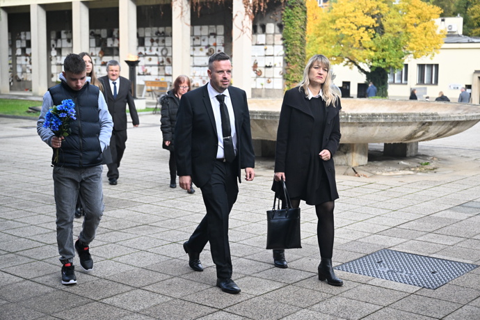 FOTO: Poslední rozloučení s hudebníkem Janem Šatrou. – stránka 84