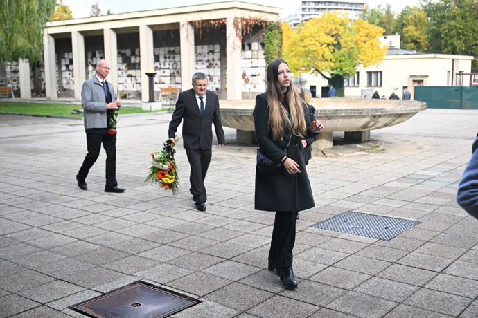 FOTO: Poslední rozloučení s hudebníkem Janem Šatrou. – stránka 83