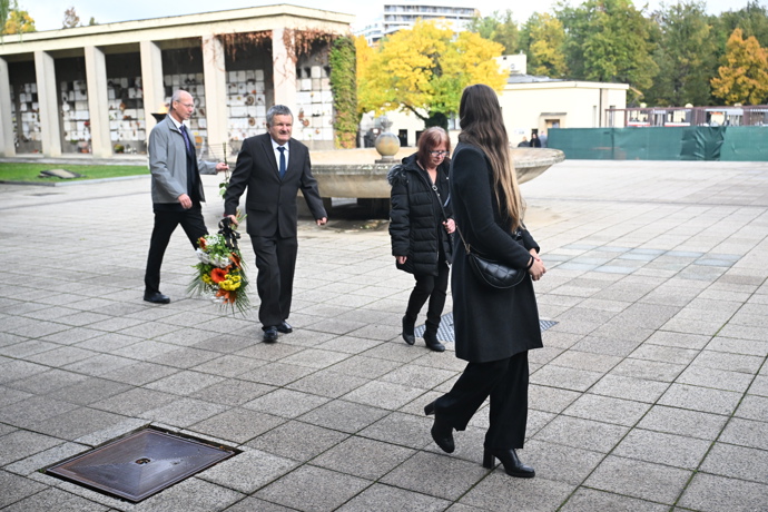 FOTO: Poslední rozloučení s hudebníkem Janem Šatrou. – stránka 82