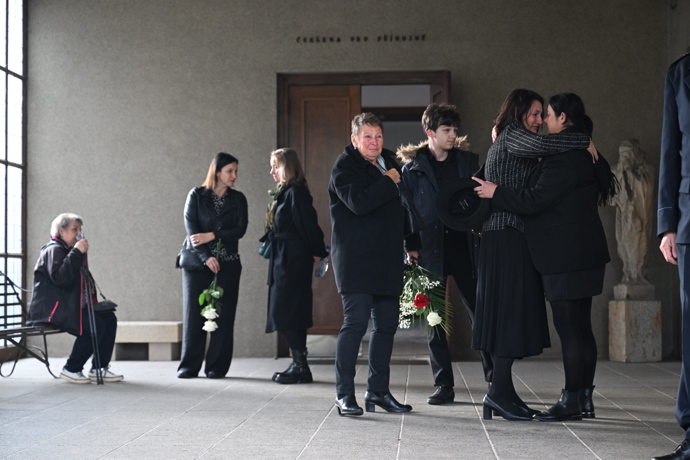 FOTO: Poslední rozloučení s hudebníkem Janem Šatrou. – stránka 74