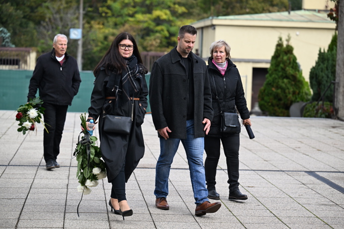 FOTO: Poslední rozloučení s hudebníkem Janem Šatrou. – stránka 67