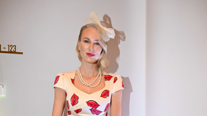 FOTO: Anna Kánská dorazila v pusinkových šatech.