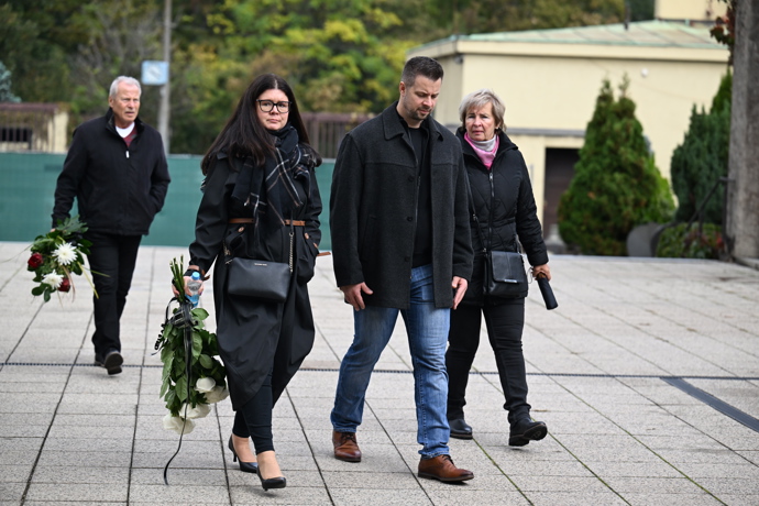 FOTO: Poslední rozloučení s hudebníkem Janem Šatrou. – stránka 70