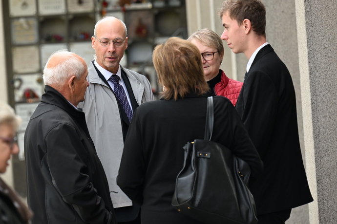 FOTO: Poslední rozloučení s hudebníkem Janem Šatrou. – stránka 65