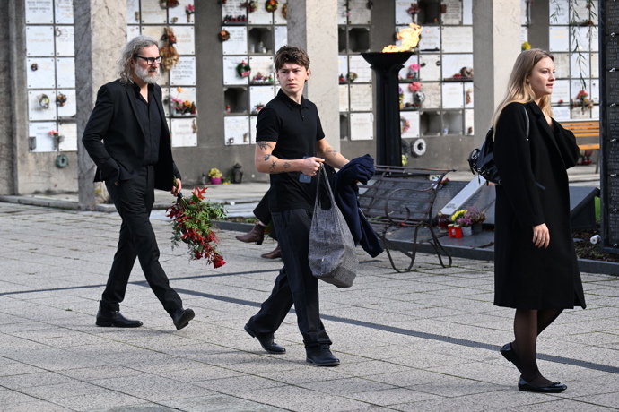 FOTO: Pohřeb Jana Šatry. – stránka 8