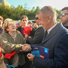 Andrej Babiš tvrdí, že občané mají v úsporách o 200 miliard korun více, než kolik činí celkový nominální dluh státu.