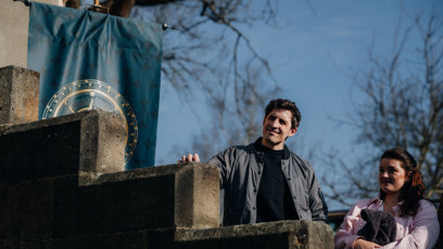 FOTO: Čestmír odjel společně s Karolínou, kterou vyhlasovali během kulatého stolu.