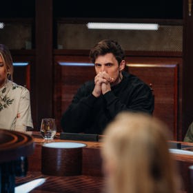 Čestmír se zasnil nad možnými hráči.