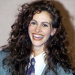 Dvacetiletou Julii Roberts líčila na předávání Glóbů kamarádka a česala se sama.