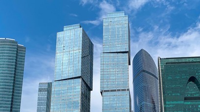 FOTO: Bašár Asad přicestoval do Moskvy loni v prosinci poté, co se opoziční jednotky bleskově chopily moci v Sýrii. Nyní žije spolu s rodinou v luxusní obchodní čtvrti Moscow-City.