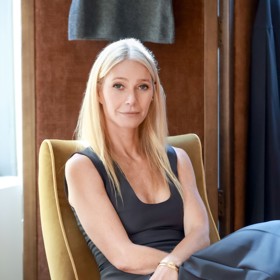 Na praktiky Gwyneth, která se z herectví pomalu stáhla (ani moc nemusíme přemýšlet proč), si nyní stěžují její zaměstnanci ve firmě Goop.