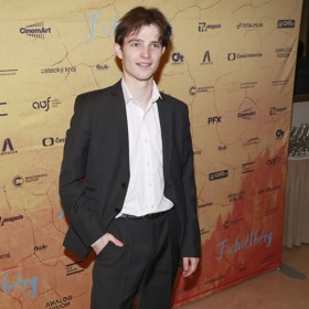 Jan Dlouhý jde ve stopách svého otce.