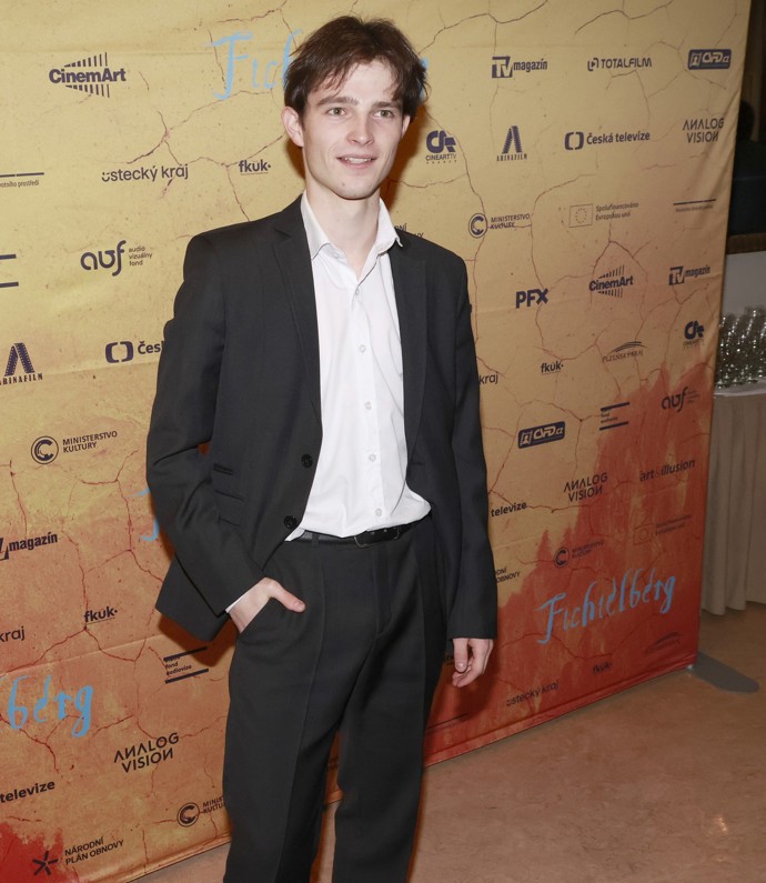 FOTO: Jan Dlouhý jde ve stopách svého otce. – stránka 5