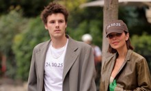 Cruz Beckham a Jackie Apostel v Paříži. 