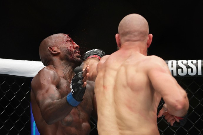 FOTO: Jiří Procházka otočil prohraný zápas a Khalila Rountreeho Jr. nekompromisně ukončil. – stránka 14