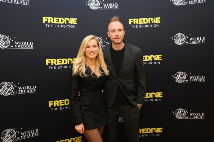 FOTO: Gabriela Soukalová s partnerem Milošem Kadeřábkem. – stránka 12