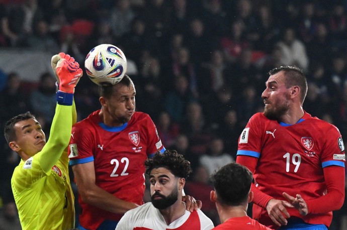 FOTO: Česká fotbalová reprezentace nezažívá nejlepší období. – stránka 1