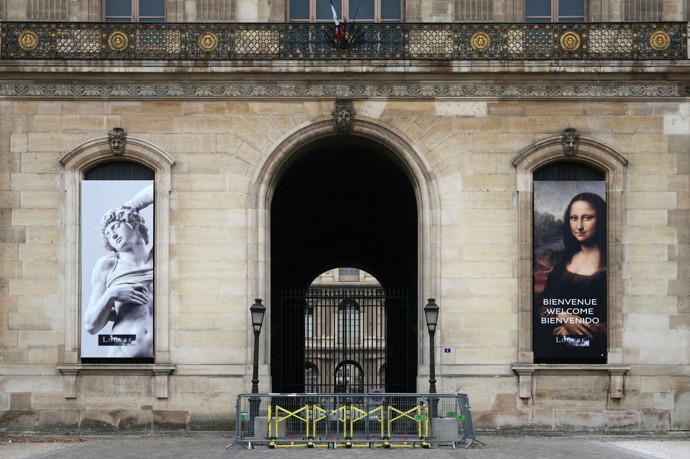 FOTO: Louvre je po krádeži uzavřen. – stránka 3