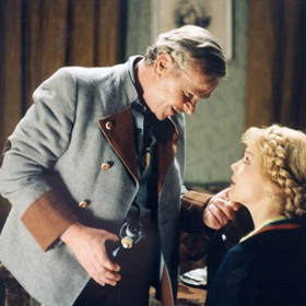 Kvůli své sexuální orientaci Eduard Cupák málem nedostudoval a provázely jej kvůli tomu komplikace v profesním i osobním životě. 