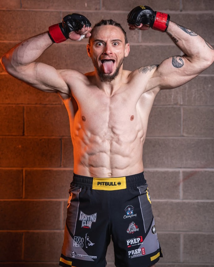 FOTO: Zápasník Tomáš Mudroch. – stránka 20