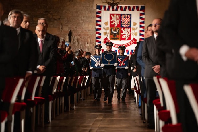 FOTO: Předávání státních vyznamenání se uskuteční ve Vladislavském sále Pražského hradu. – stránka 46