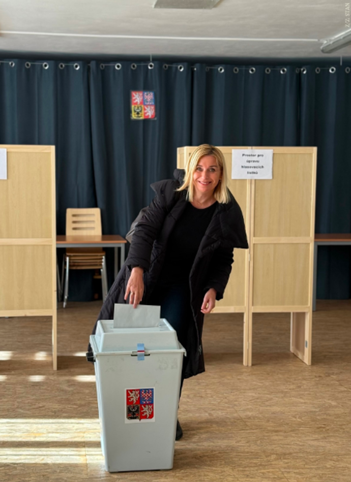 FOTO: Danuše Nerudová volila v Kuřimi.