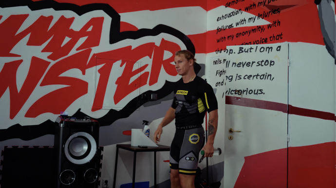 FOTO: Návrat do Monster gymu ho bolel. – stránka 28