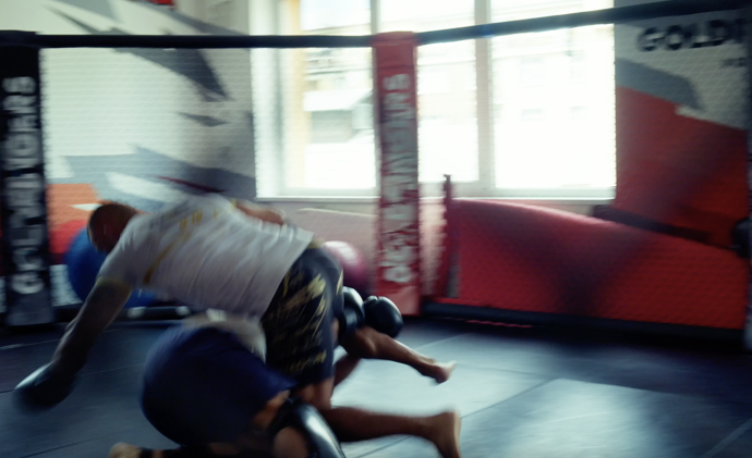 FOTO: Karlos Vémola mu to dal pořádně pocítit. – stránka 25