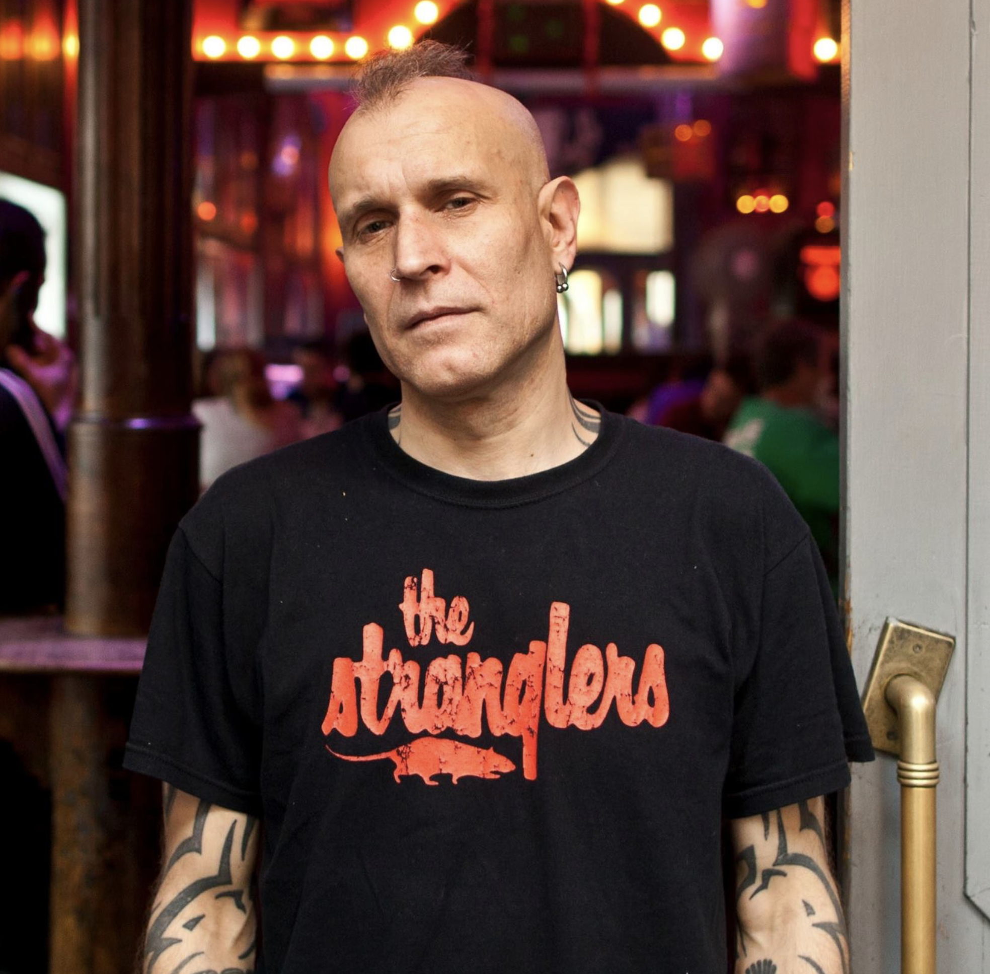 Na sociálních sítích na něj vzpomínají přátelé i kolegové – česká scéna truchlí.