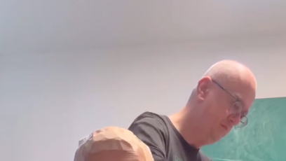 FOTO: Helmička, o které Laďka psala na svém Instagramu.