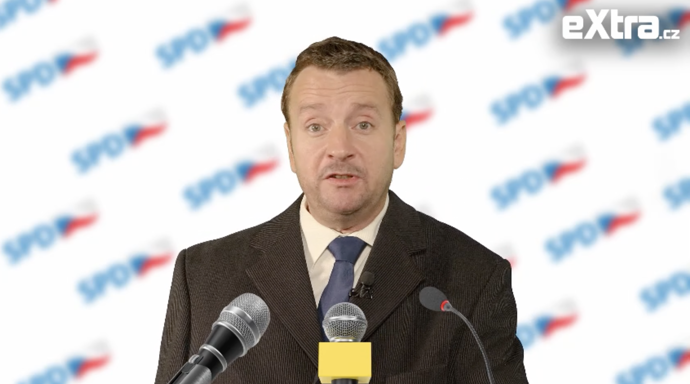 FOTO: Petr Jablonský jako Tomio Okamura. – stránka 1