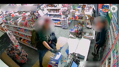 FOTO: Hned na to přešel na regál.