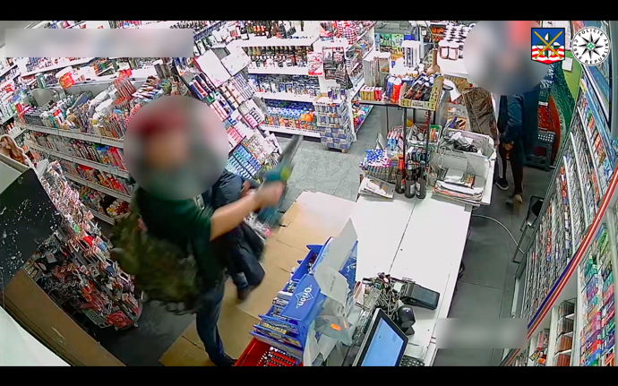 FOTO: Prodavačka se dala na útěk. – stránka 6