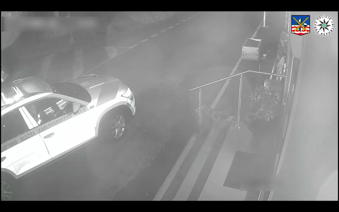 FOTO: Na místě ženu ošetřila záchranná služba. – stránka 2