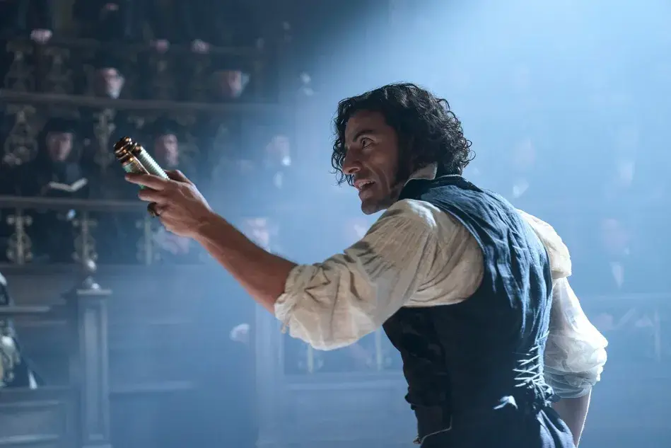 FOTO: Oscar Isaac jako Victor Frankenstein od Guillerma del Tora.