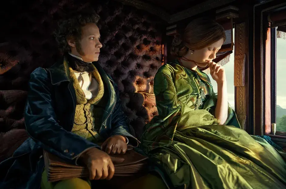 FOTO: Felix Kammerer a Mia Goth ve filmu Frankenstein od Guillerma del Tora.