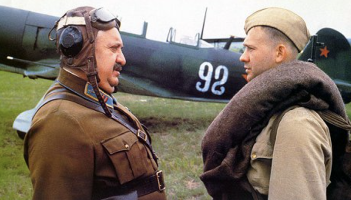 FOTO: Ruský herec Gennadij Nazarov a Milan Labuda ve filmu Život a neobyčejná dobrodružství vojáka Ivana Čonkina. – stránka 2