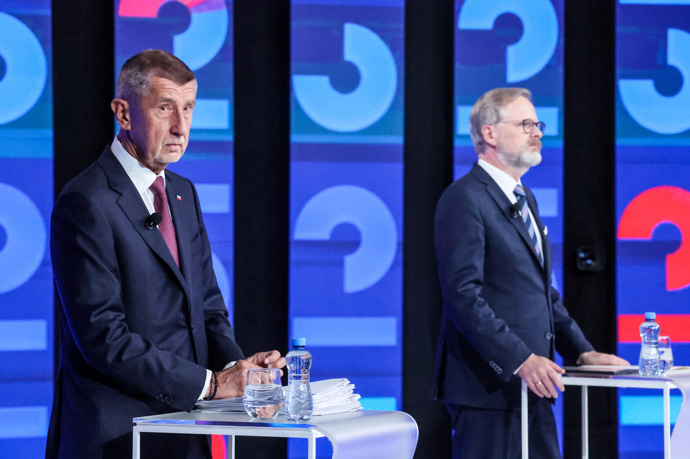 FOTO: Petr Fiala a Andrej Babiš v předvolební debatě CNN Prima News. – stránka 149