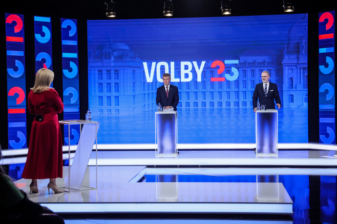 FOTO: Petr Fiala a Andrej Babiš v debatě. – stránka 153