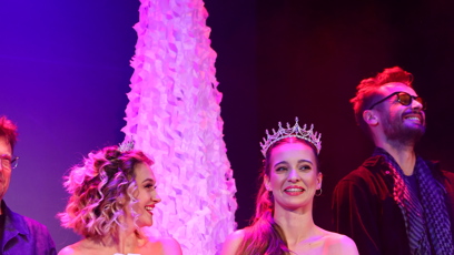 FOTO: Sarah C. a Vilemína Marhoulová v muzikálu Pyšná princezna.