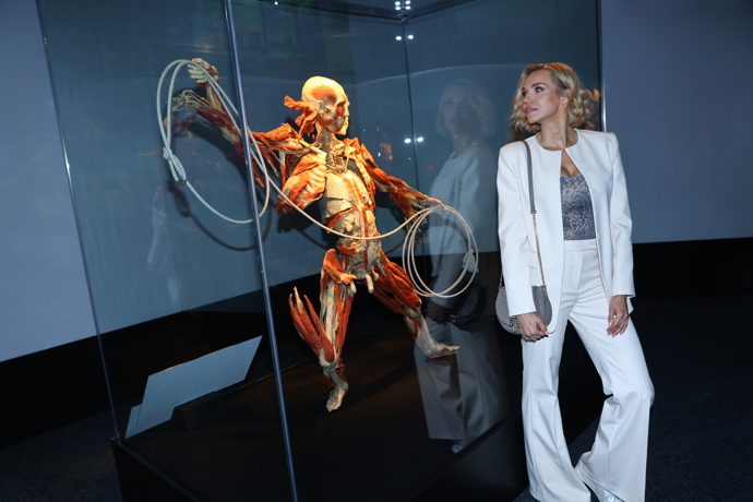 FOTO: Hana Mašlíková dorazila v bílém kostýmku. – stránka 3