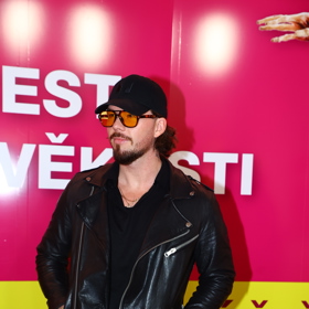 Zpěvák Matyáš Hložek.