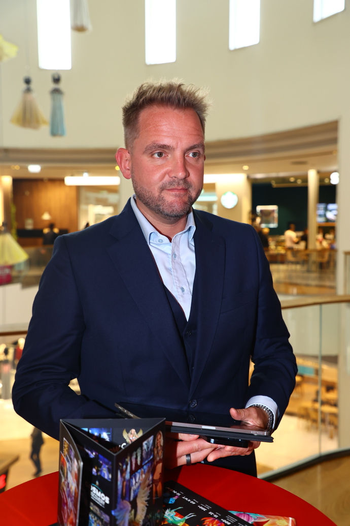 FOTO: Libor Bouček akci moderoval. – stránka 13