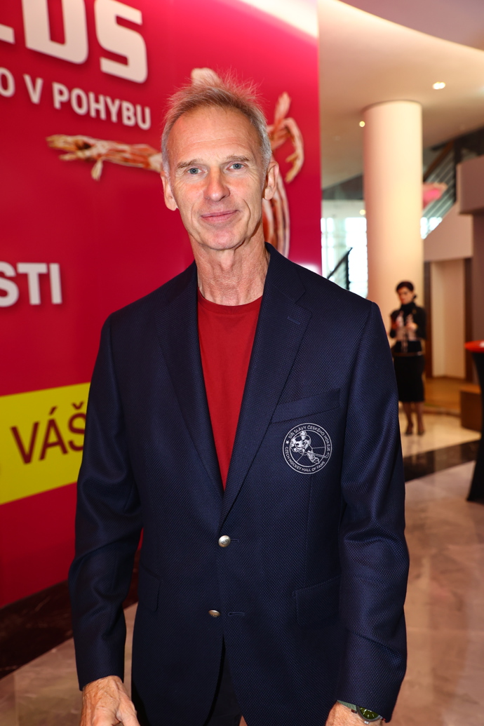 FOTO: Legendární brankář říká, že NHL má na rukou krev. – stránka 7