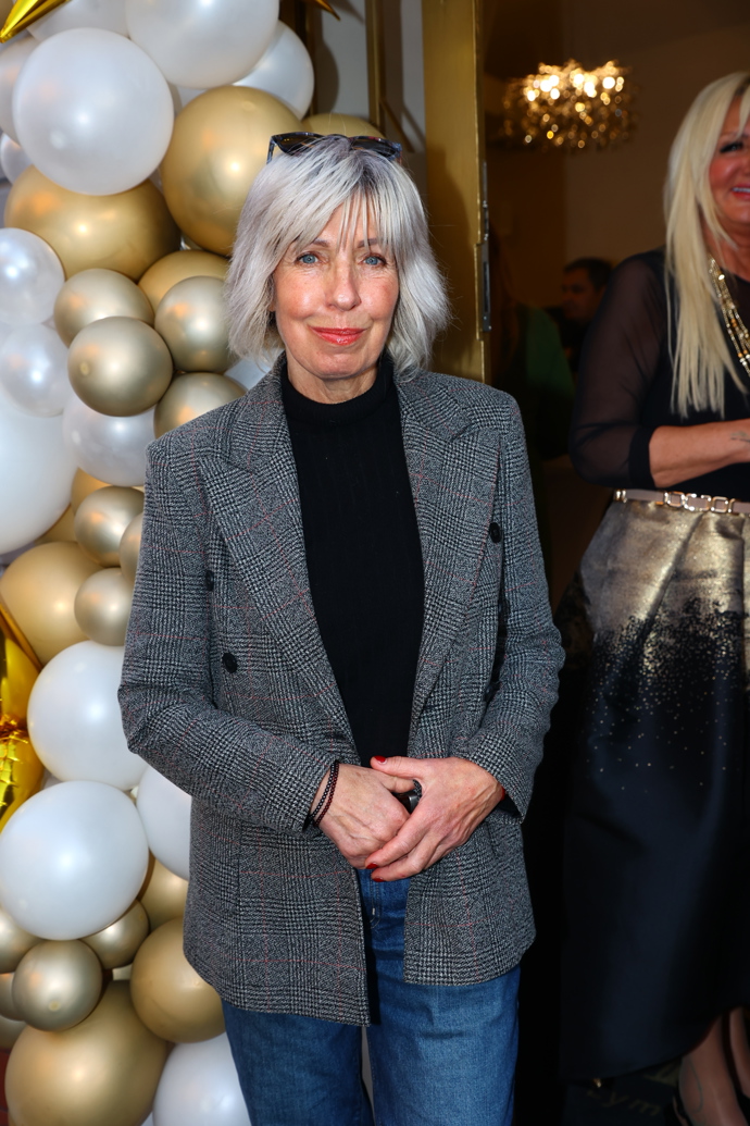 FOTO: Marcela Březinová na otevření nového salonu v Lázních Fénix. – stránka 2