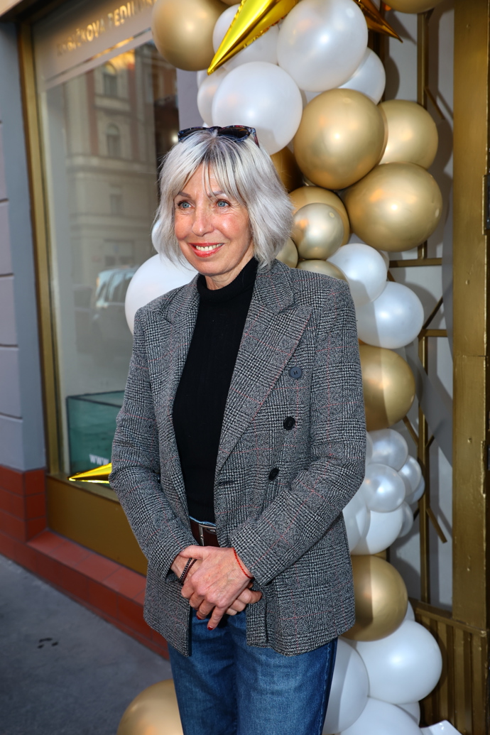 FOTO: Marcela Březinová dorazila v dobré náladě. – stránka 1