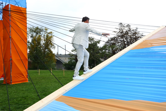 FOTO: Roman Vojtek blbnul na Margot akci. – stránka 9